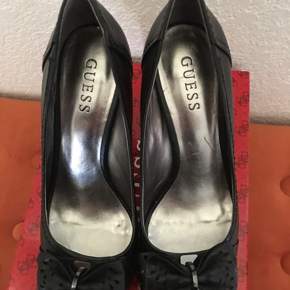Guess Heels Size 8 - Picture 4 of 4
